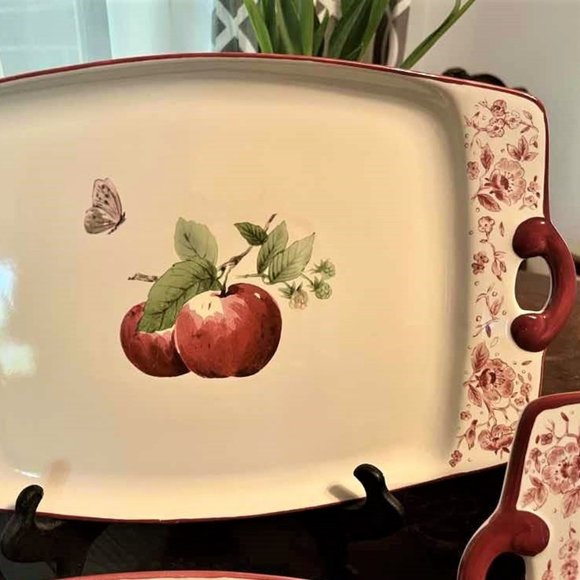 Pfaltzgraff Delicious 3Tray Serving Set | Nesting Platters - Picture 6 of 16